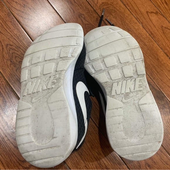 Nike shoes - Picture 5 of 6